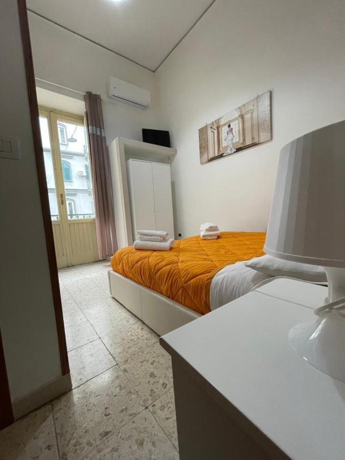 A Cas E Vicenz Bed and Breakfast Νάπολη Δωμάτιο φωτογραφία