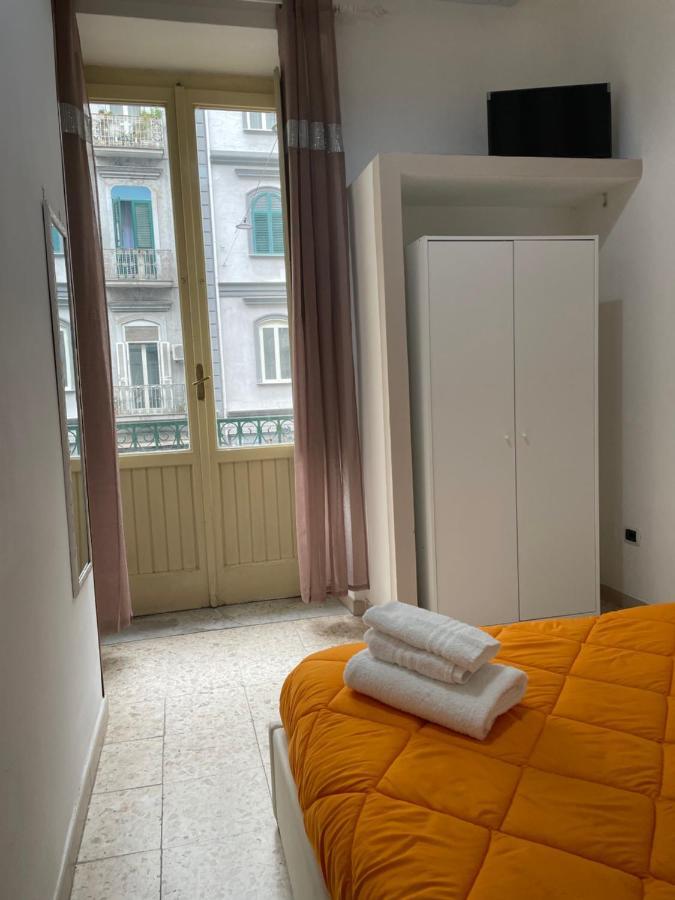 A Cas E Vicenz Bed and Breakfast Νάπολη Δωμάτιο φωτογραφία